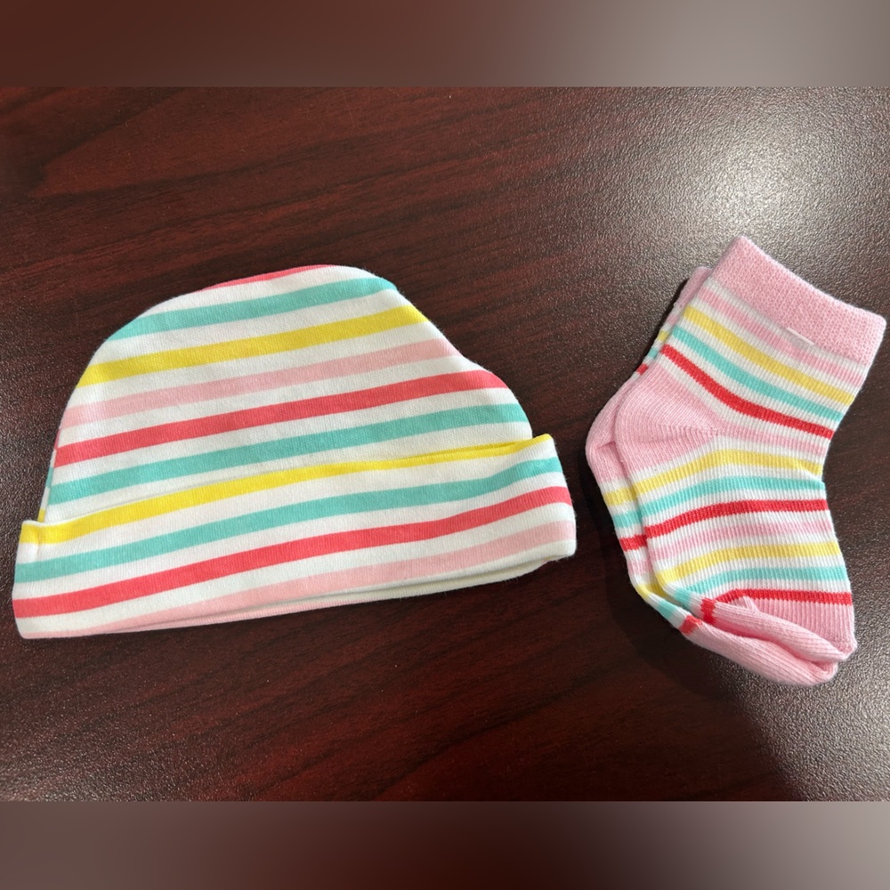 QUILTEX - 5 Piece Layette Set - Picture 4 of 8